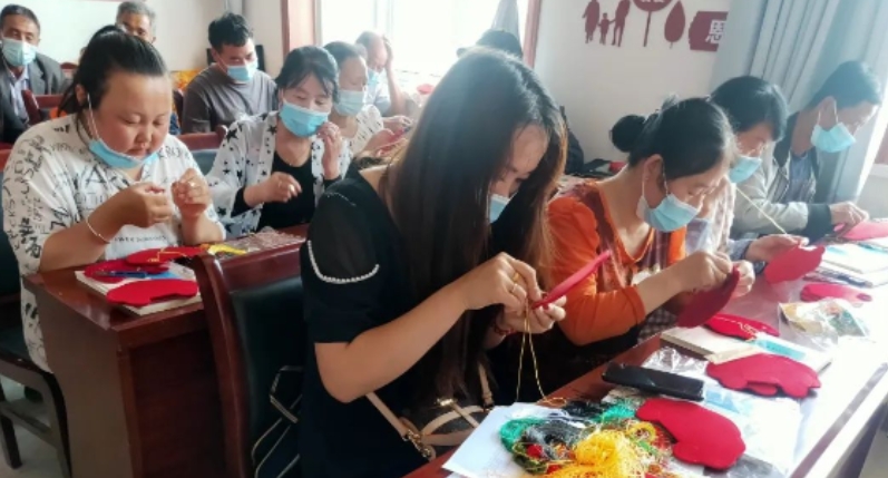 合水县举办2022年东西部协作“香包刺绣、剪纸”人才培训班